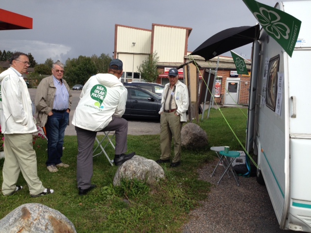 Bilden visar ett besök i Björkvik från valrörelsen 2014.