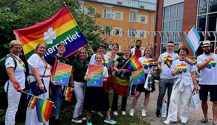 Medlemmar i Centerpartiet kampanjar