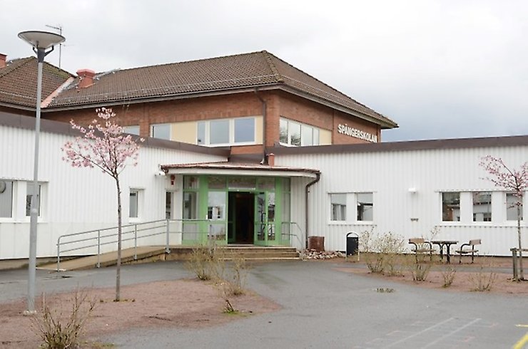 Spängerskolan i Arkelstorp, i dagsläget en F-9 skola, det finns förslag att den skall bli en F-6-skola, detta motsätter sig centerpartiet kraftigt.